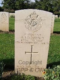 Minturno War Cemetery - Mayhew, Alfred John Douglas