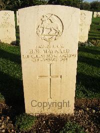 Minturno War Cemetery - Maynard, Herbert William