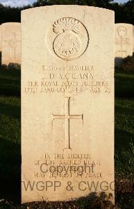 Minturno War Cemetery - McCann, James Dalton