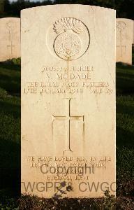 Minturno War Cemetery - McDade, Vincent