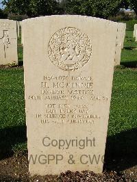 Minturno War Cemetery - McKinnie, Hugh