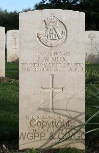 Minturno War Cemetery - Meek, Ernest Wilfred