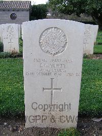 Minturno War Cemetery - Minty, James Cassie