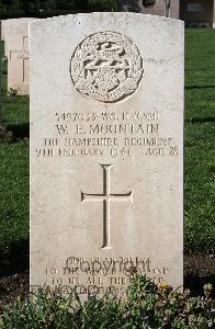 Minturno War Cemetery - Mountain, William Ernest