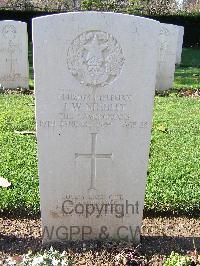 Minturno War Cemetery - Nesbitt, John William