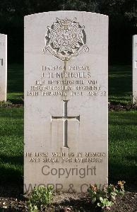 Minturno War Cemetery - Nicholls, Joseph Henry