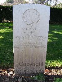 Minturno War Cemetery - Norris, Allan