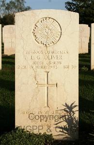 Minturno War Cemetery - Oliver, Lewis Gordon