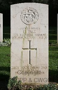 Minturno War Cemetery - Page, Harry