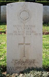 Minturno War Cemetery - Parr, Gordon Stuart