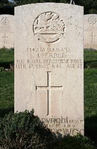 Minturno War Cemetery - Pearce, Steven John