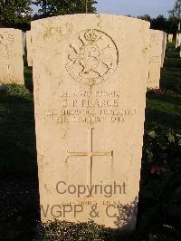 Minturno War Cemetery - Pearce, Samuel Palin