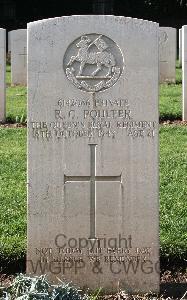 Minturno War Cemetery - Poulter, Ronald Charles