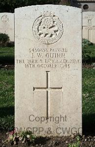 Minturno War Cemetery - Quinn, John William