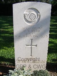 Minturno War Cemetery - Read, Harry Vincent