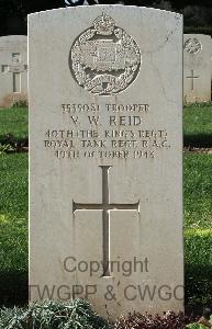 Minturno War Cemetery - Reid, Vincent William