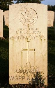 Minturno War Cemetery - Richardson, Frederick