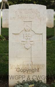 Minturno War Cemetery - Robinson, George William