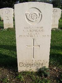 Minturno War Cemetery - Rowland, Leslie Reginald