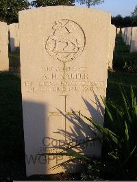 Minturno War Cemetery - Salter, Albert Henry