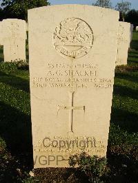 Minturno War Cemetery - Shackel, Albert George