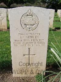 Minturno War Cemetery - Shields, John Leslie