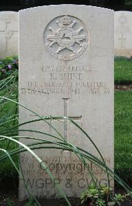 Minturno War Cemetery - Shine, Richard