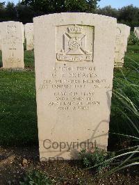 Minturno War Cemetery - Skeates, George Thomas