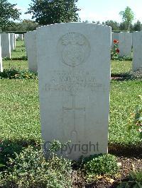 Minturno War Cemetery - Skivington, Robert