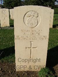 Minturno War Cemetery - Smith, Andrew James