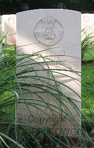 Minturno War Cemetery - Smith, Eric