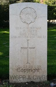 Minturno War Cemetery - Smith, John Haldane