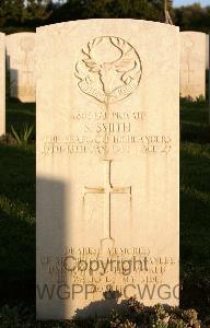 Minturno War Cemetery - Smith, Stanley