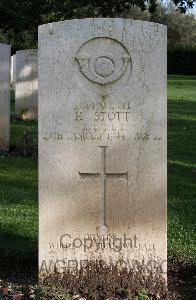 Minturno War Cemetery - Stott, Harold