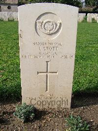 Minturno War Cemetery - Stott, John