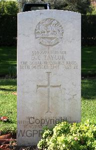 Minturno War Cemetery - Taylor, Donald Charles