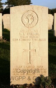 Minturno War Cemetery - Taylor, Leslie Thomas