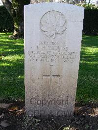 Minturno War Cemetery - Thomas, Frederick Henry