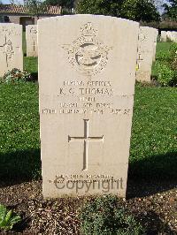 Minturno War Cemetery - Thomas, K G