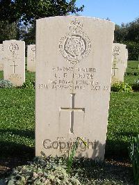 Minturno War Cemetery - Tooze, Cyril Ernest