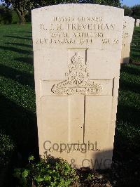 Minturno War Cemetery - Trevethan, Richard John Henwood