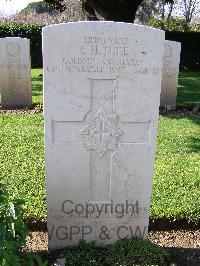 Minturno War Cemetery - Tuke, Christopher Henry