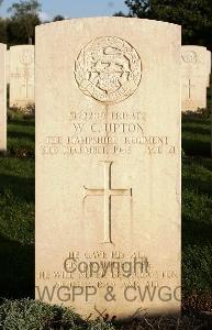 Minturno War Cemetery - Upton, Walter Charles