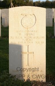 Minturno War Cemetery - Vipont, William