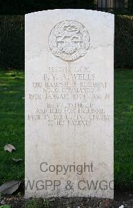 Minturno War Cemetery - Wells, Peter Vernon Allan