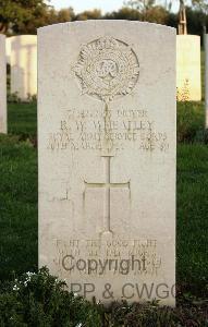 Minturno War Cemetery - Wheatley, Reginald Walter