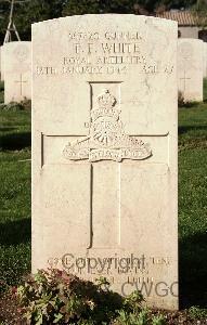 Minturno War Cemetery - White, Thomas Frederick