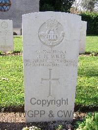 Minturno War Cemetery - Wiles, Robert William