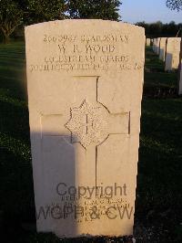 Minturno War Cemetery - Wood, Wilfred Ralph