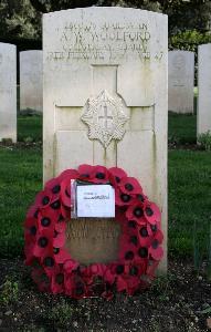 Minturno War Cemetery - Woolford, Arthur William